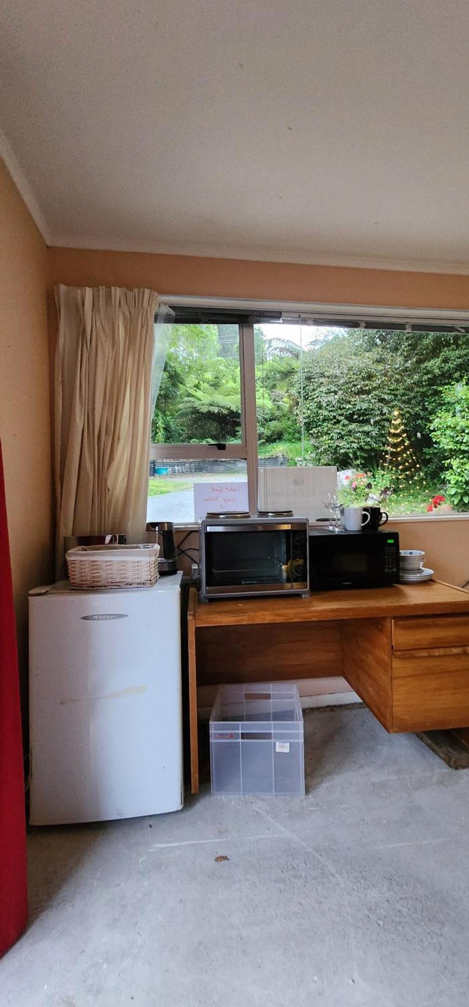 The Treehut At The Rabbithole, Upper Hutt Hotel Akatarawa Exterior photo